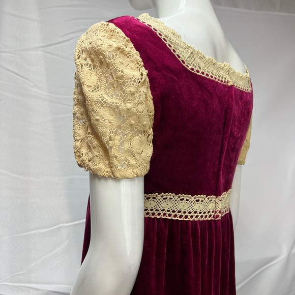 Women's Vintage Lisa Jo Crimson Red Velvet Cream Crochet Lace 70’s Long Dress S - Picture 7 of 13